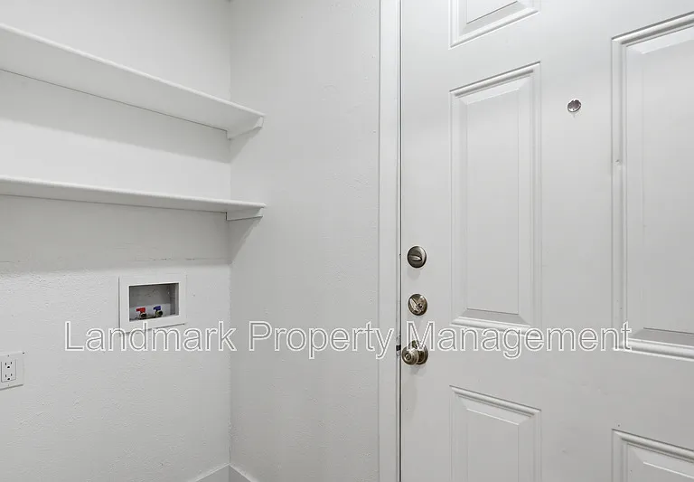 4349 Altamesa Blvd — Photo 17