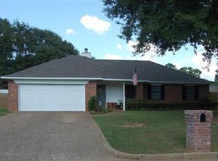 915 Peggy Dr, Whitehouse, TX 75791