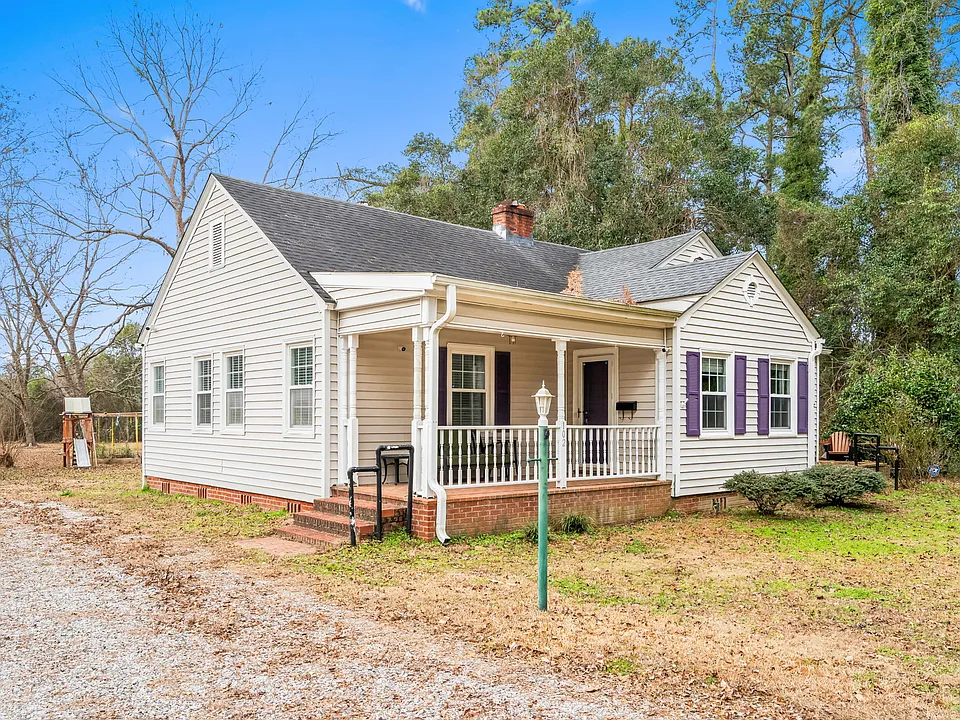 102 Sandwall Ave