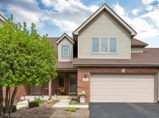 442 Lawrence Ln, Lisle, IL 60532