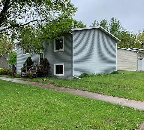 2nd image of 513 14th Ave N