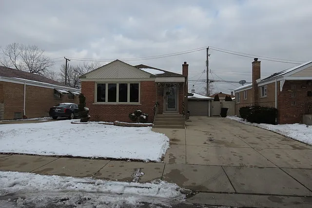 4146 W 81st St photo 1
