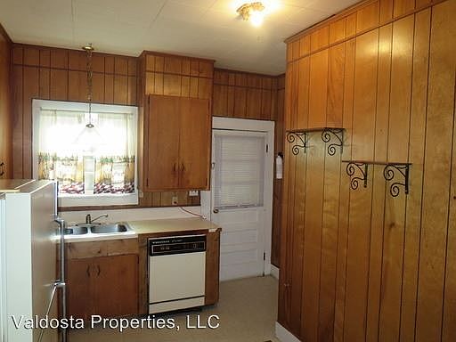 3rd image of 1104 1/2 N Toombs St