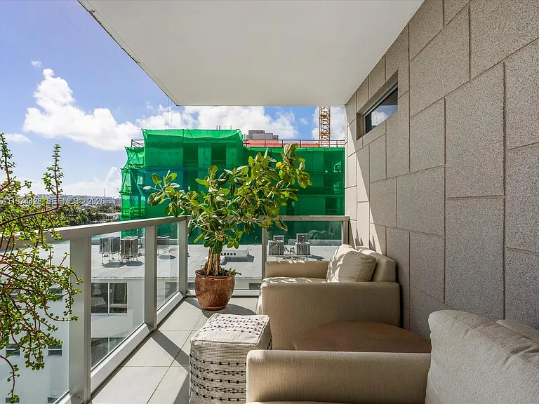 9521 E Bay Harbor Dr #705 — Photo 38