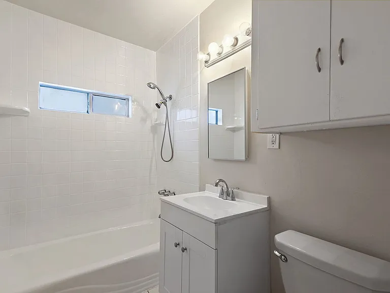 Gorham Apartments — Photo 10
