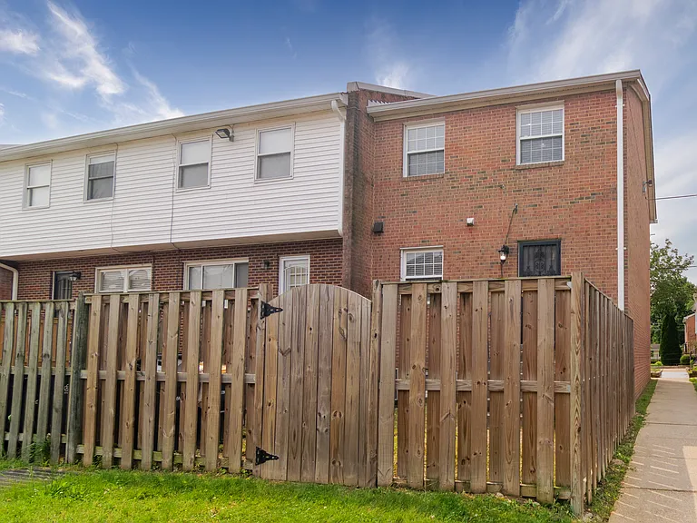3075 Sunset Ln #3075 — Photo 2