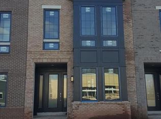 20281 Savin Hill Dr, Ashburn, VA 20147
