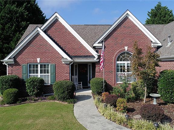 4th image of 1312 Fountain Lakes Dr