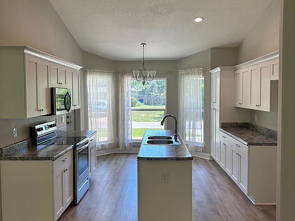 2nd image of 5628 Charter Cir