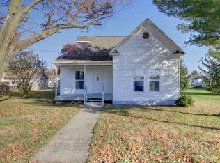 503 4th St, Hindsboro, IL 61930