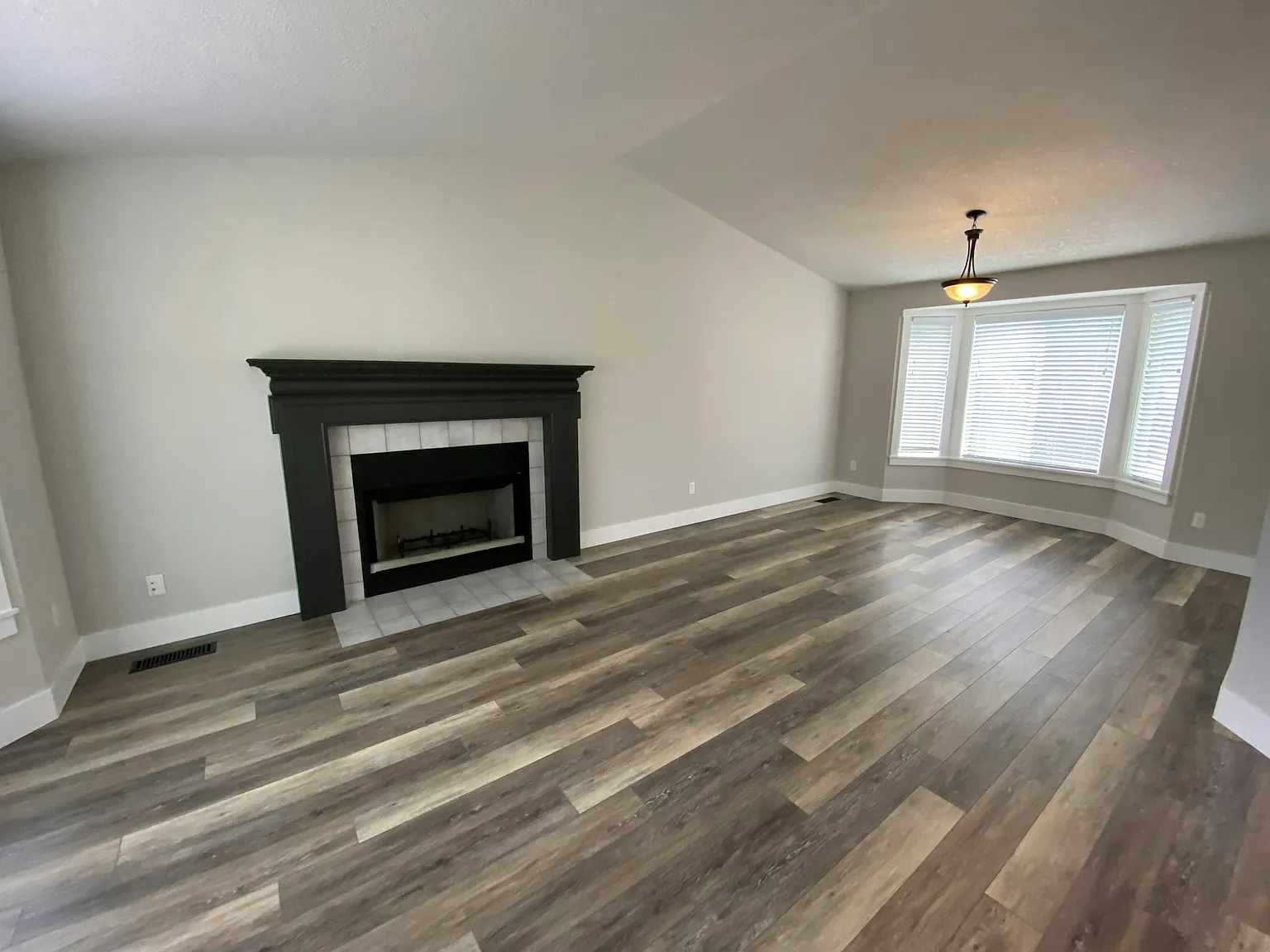 5835 Northwest Landing Drive — Photo 2