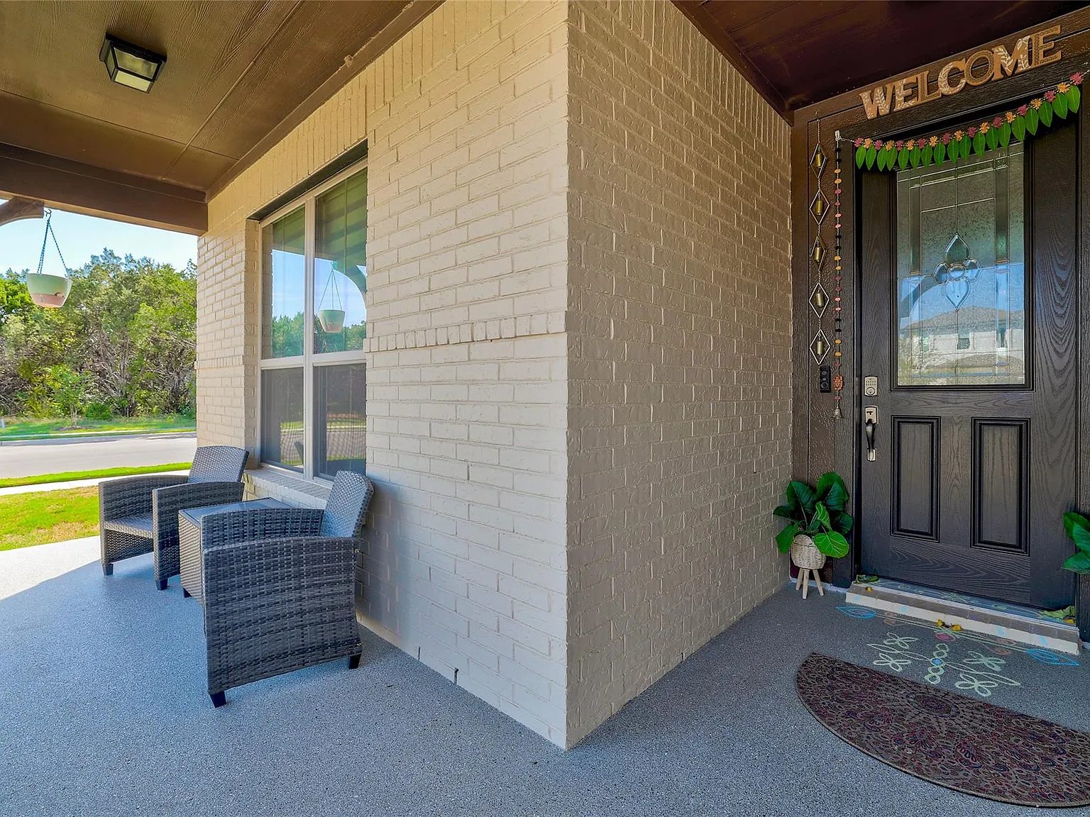 4 bed, 3.0 bath, 3232 sqft, $4,200 — Photo 2