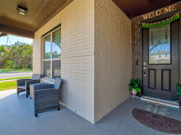 2nd image of 1661 Cardinal Ln