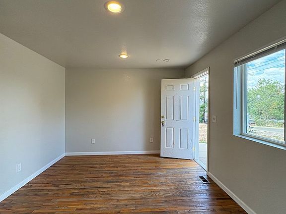4th image of 3230 W 55th Pl #2