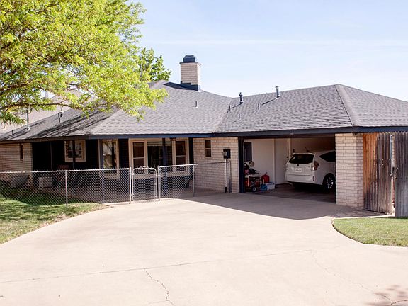 5th image of 83 Country Club Dr