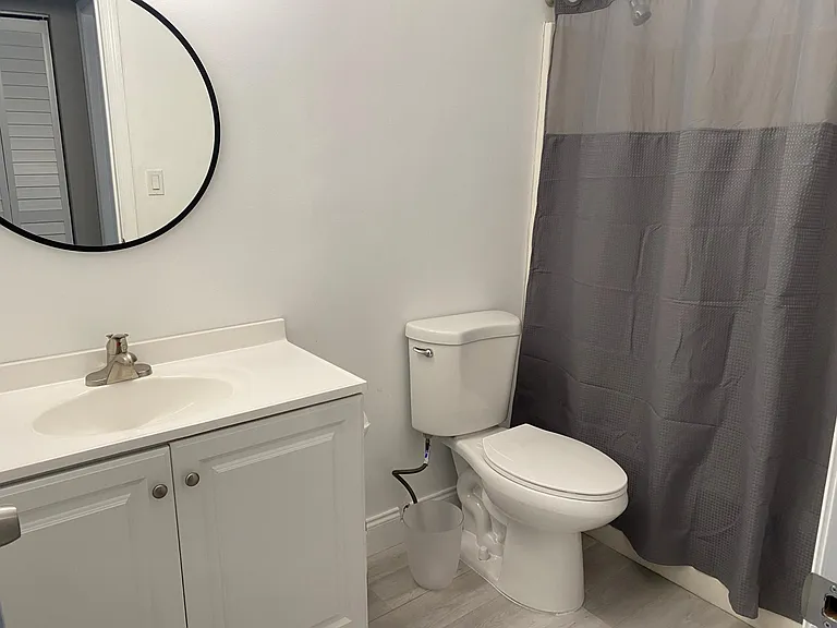 321 SW 14th St #3 — Photo 10