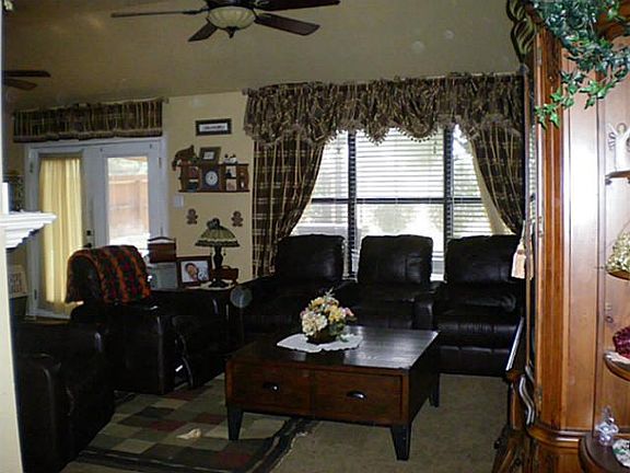 4th image of 408 Sandra Dr