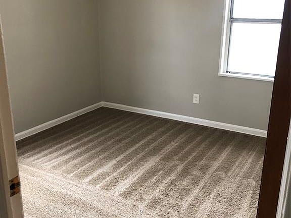 4th image of 23814 Vance Ave