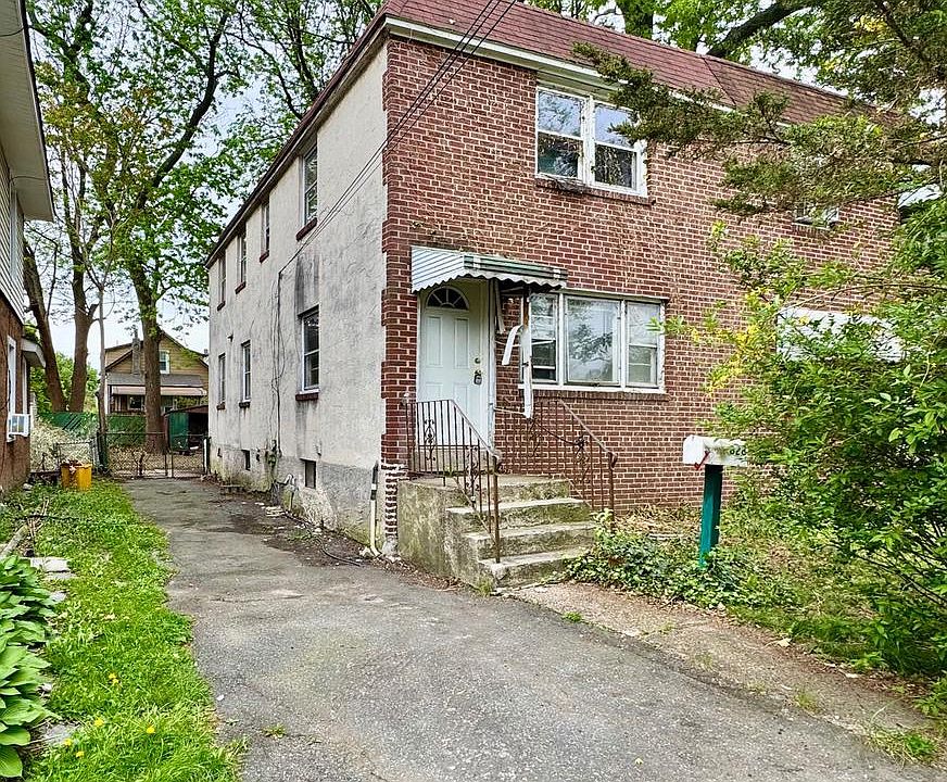 1st image of 828 Broad St