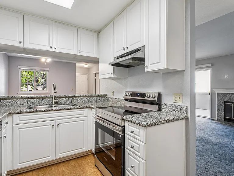 600 Canyon Oaks Dr #F — Photo 21