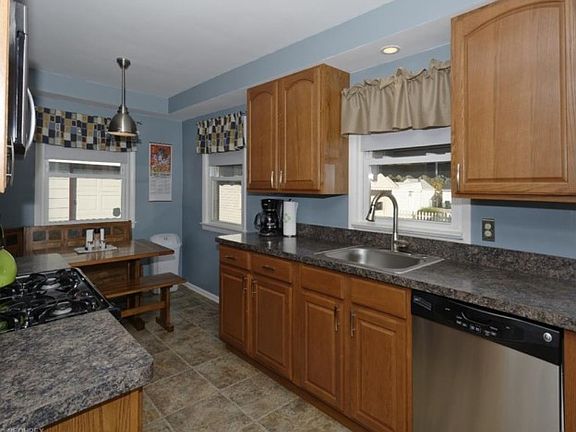 5th image of 11001 Brunswick Ave