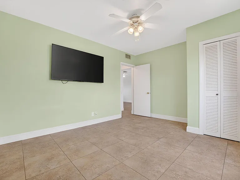 941 Crystal Lake Dr #302 — Photo 19