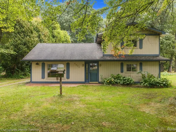 6670 Holland Rd, Algonac, MI 48001