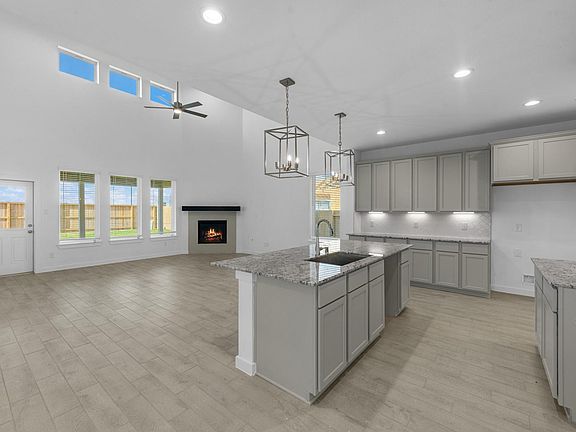4th image of 77 Shining Point Dr