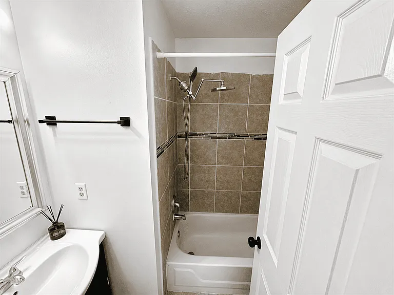 5258 Bay Pointe Dr — Photo 14