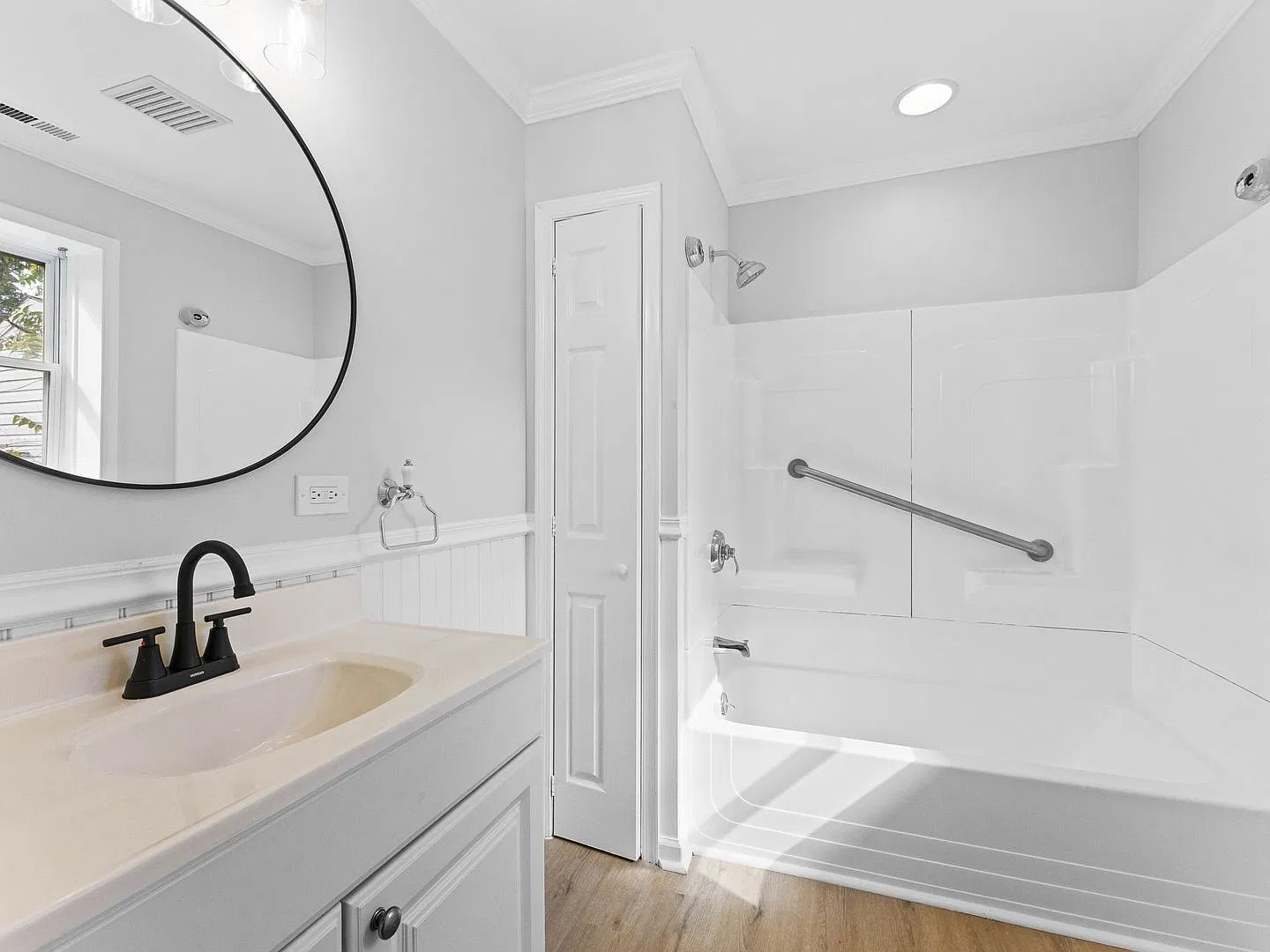 Charming 3-Bedroom Ranch Home with New Flooring, Fresh Paint & Central Air! — Photo 3