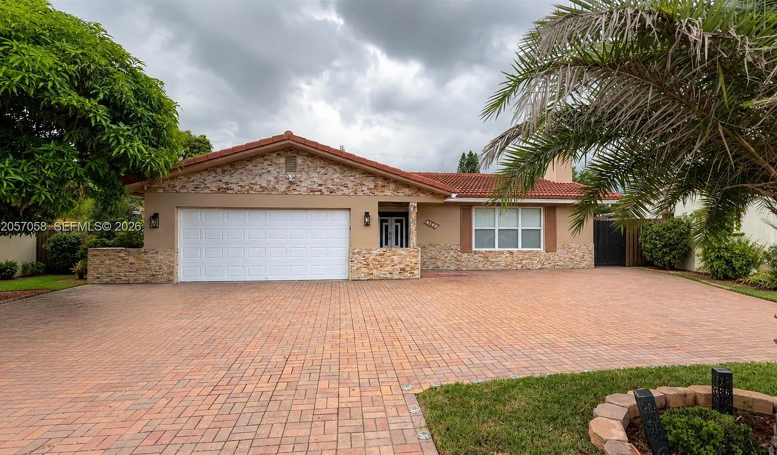 Coral Springs Sub No 1 — Photo 1