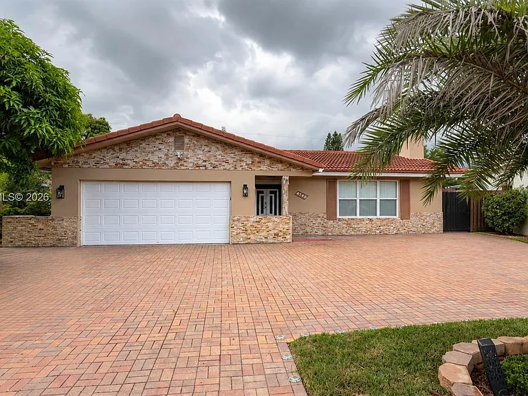 4120 NW 78th Ln — Photo 1