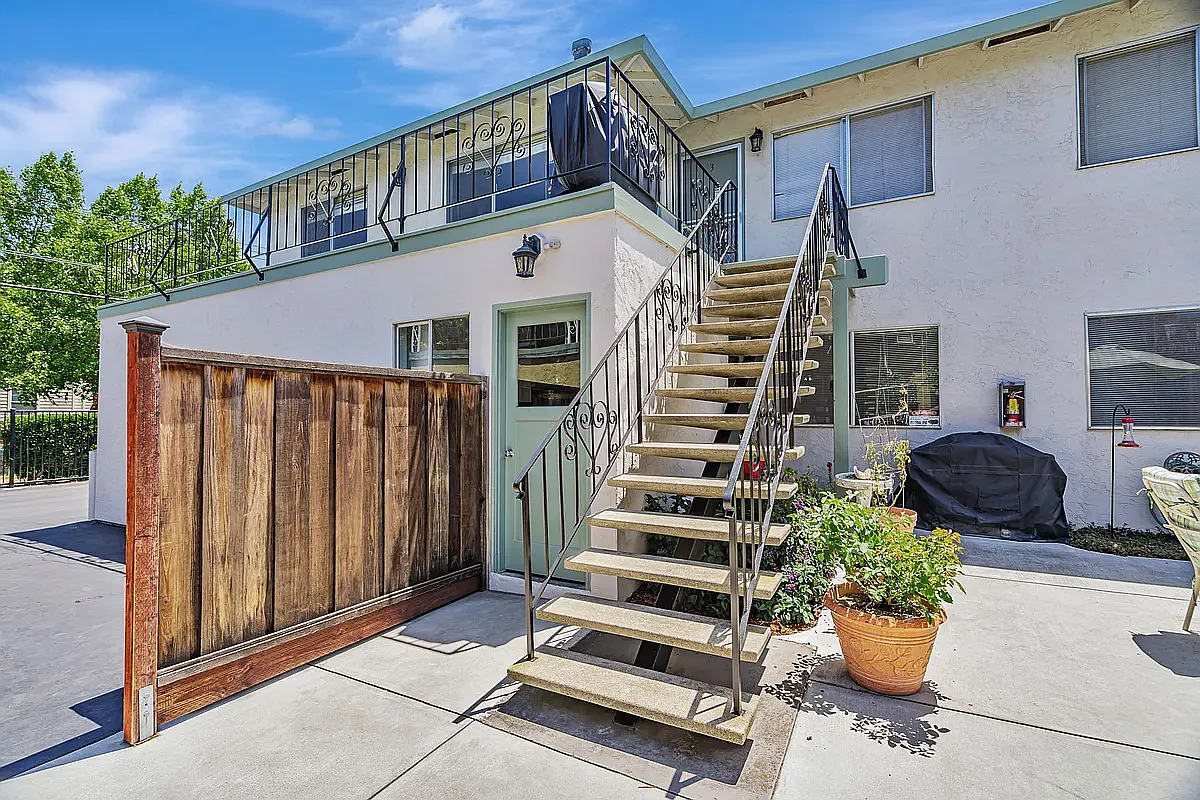 Building Photo - 869 Bing Dr #3