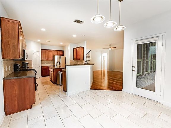 5th image of 15716 Belfin Dr