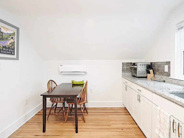 2309 Fontaine Ave #4 — Photo 6