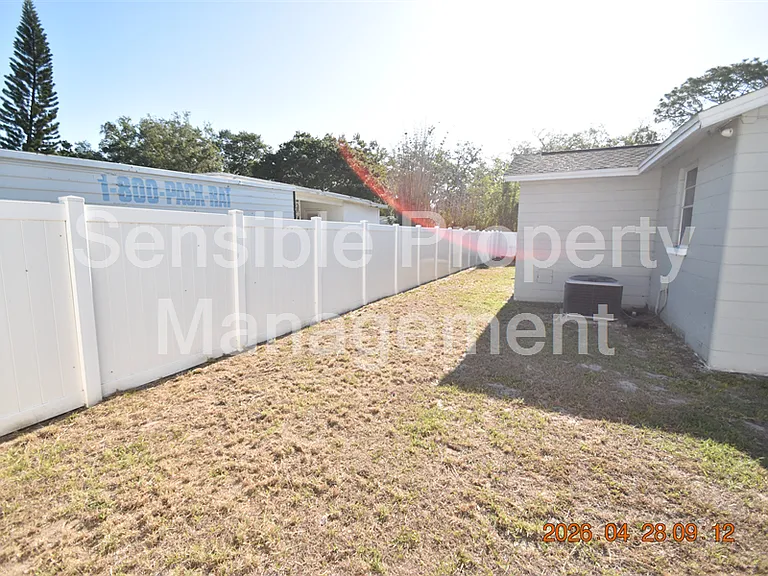 3223 W Wyoming Ave — Photo 41