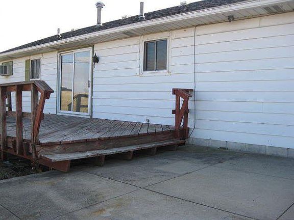 2nd image of 2130 Bedford Blvd