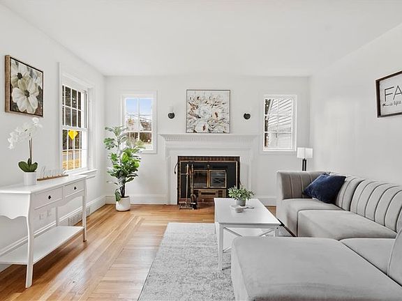 2nd image of 2 Reservoir Ave