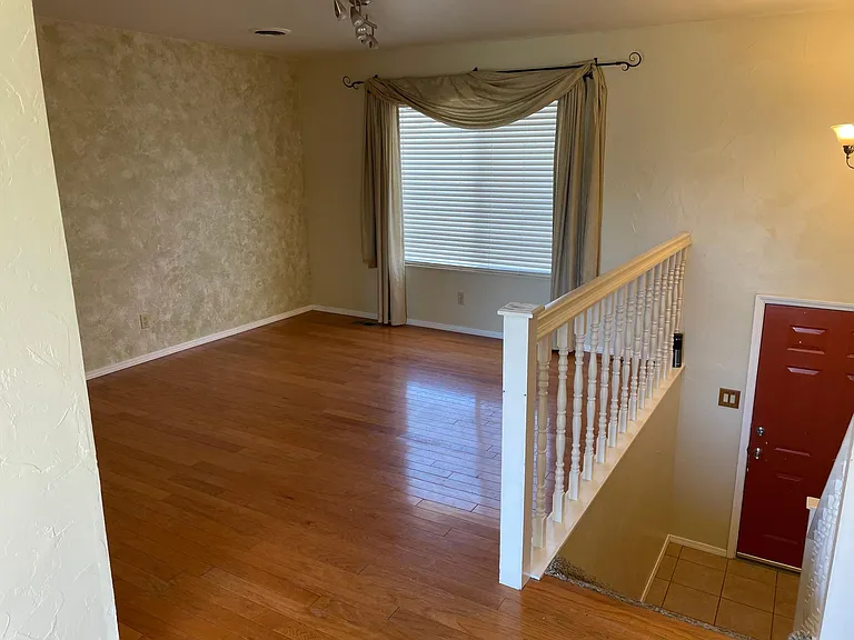 2302 Wheatland Dr — Photo 3