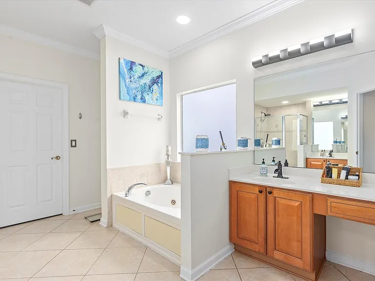 1687 Majestic View Ln — Photo 10