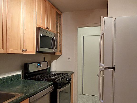 2nd image of 3950 N Lake Shore Dr APT 2309