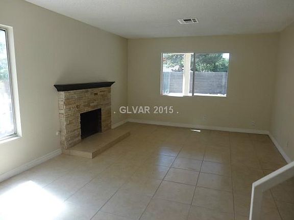 3rd image of 5491 Burkshire Dr