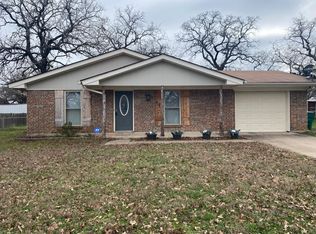 828 Cherry Ln, Springtown, TX 76082
