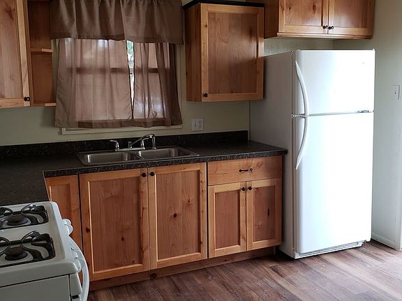 3rd image of 518 E 18th St #518