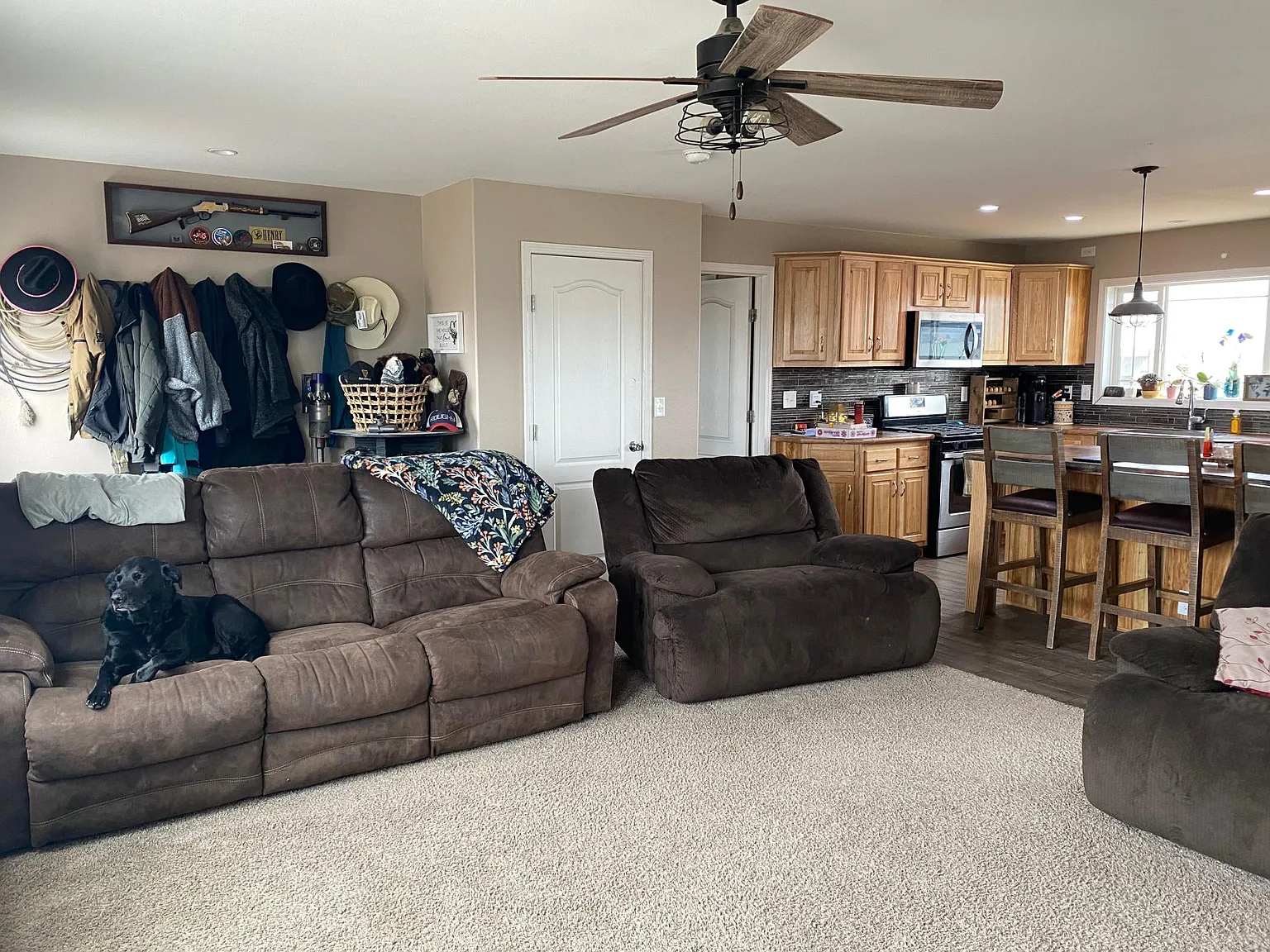 3 bed, 1728 sqft, $3,800 — Photo 4