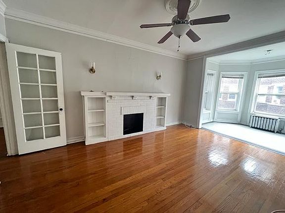 2nd image of 833 W Cornelia Ave APT 2N