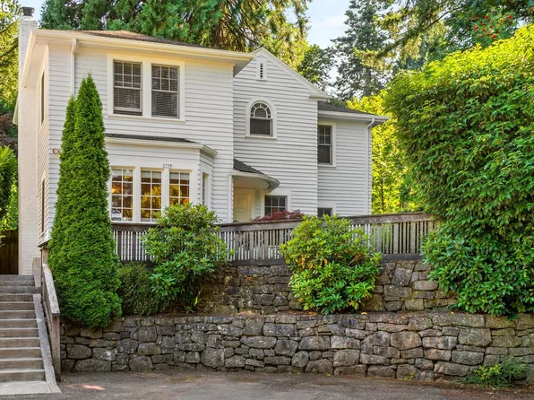 2798 SW Old Orchard Rd, Portland, OR 97201