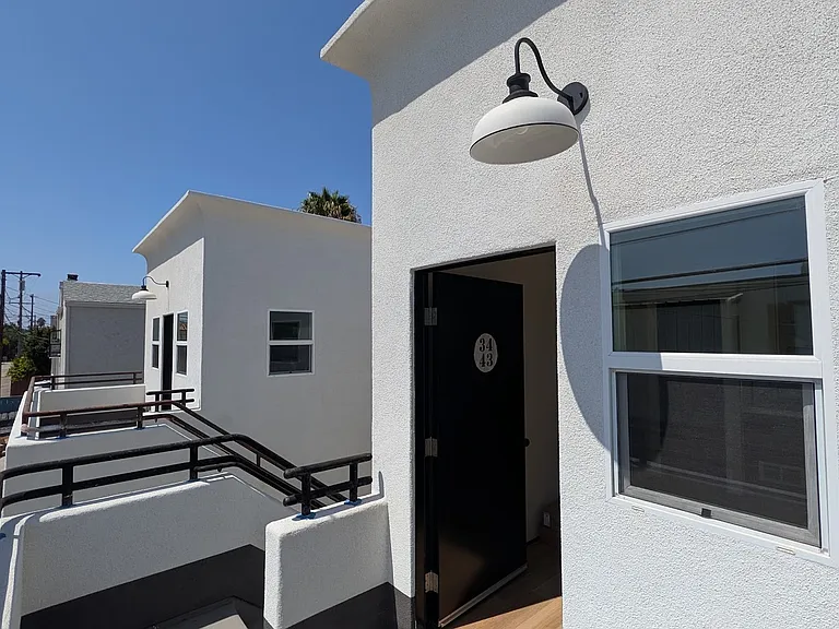 3443 Collier Ave — Photo 3