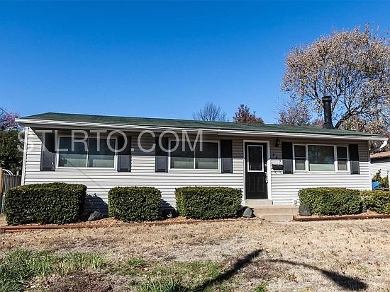 1st image of 985 Campion Ln