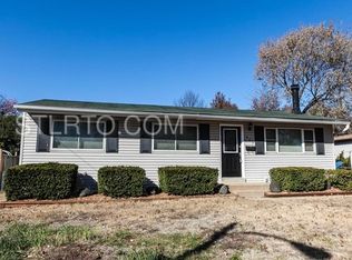 985 Campion Ln, Florissant, MO 63031